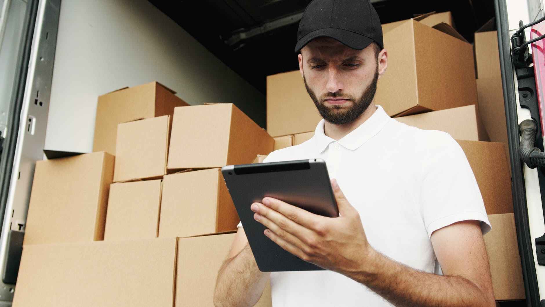 案例解析合伙企业利润不分配用不用交个税？再看股东分得的所得应如何纳税